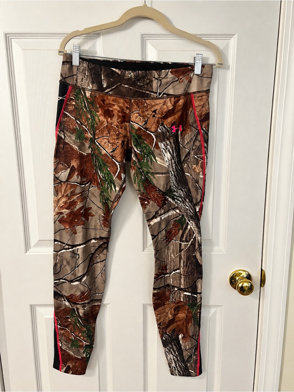 Under ArmourRealtree Camo Compression Leggings - Brown/Pink